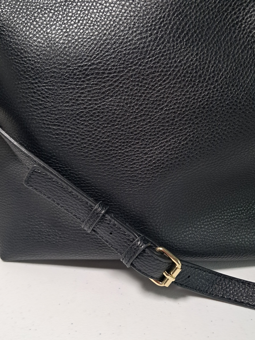 Steve Madden Black Pebbled Leather Crossbody with Gold Hardware - Picture 6 of 8